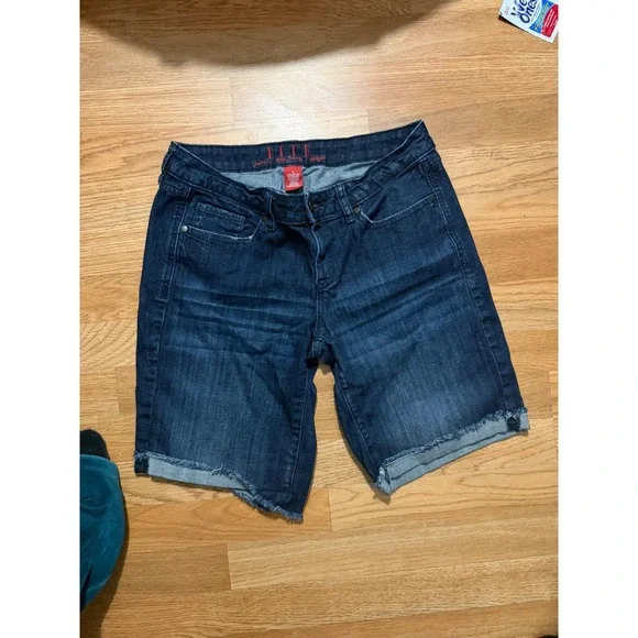 Elle Womens Dark Wash Denim Bermuda Shorts Raw Hem Size 6