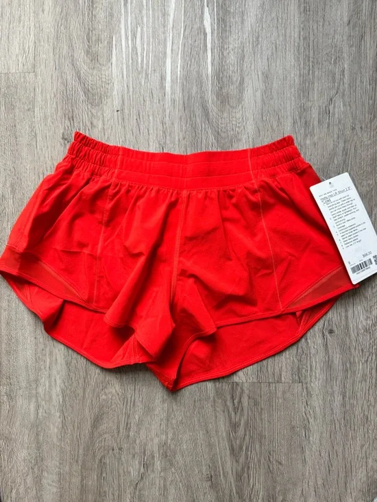 Lululemon Hotty Hot Low-Rise Short 2.5” Lined  Size 6