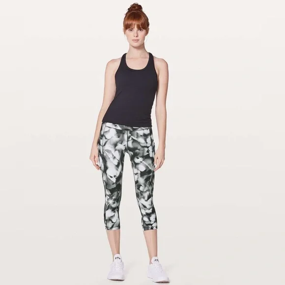 Lululemon Speed Up Crop 21