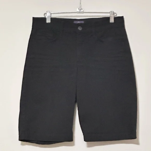 NYDJ Black Women's Bermuda Stretch Black Shorts Casual Travel‎ Inseam 10.5” Sz 2