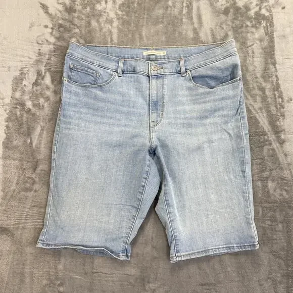 Levi's Classic Bermuda Jean Shorts Women's Size‎ 33 Blue Denim Shorts