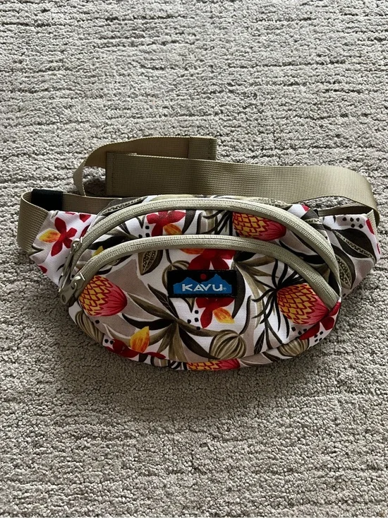 KAVU Tropical Floral Pattern Belt Bag