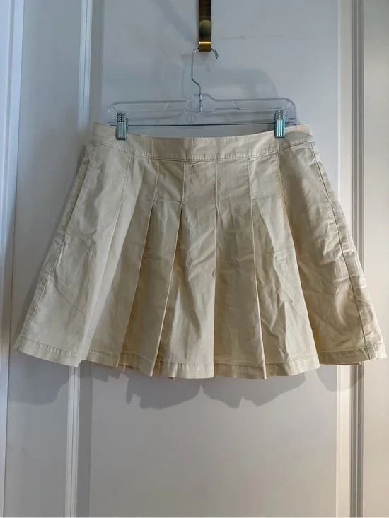 American Eagle Outfitters Cream Pleated Mini Skirt
