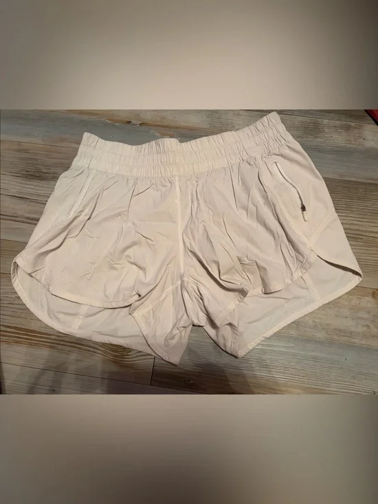 Lululemon Hotty Hot Shorts, high rise 4” size 10, white/cream