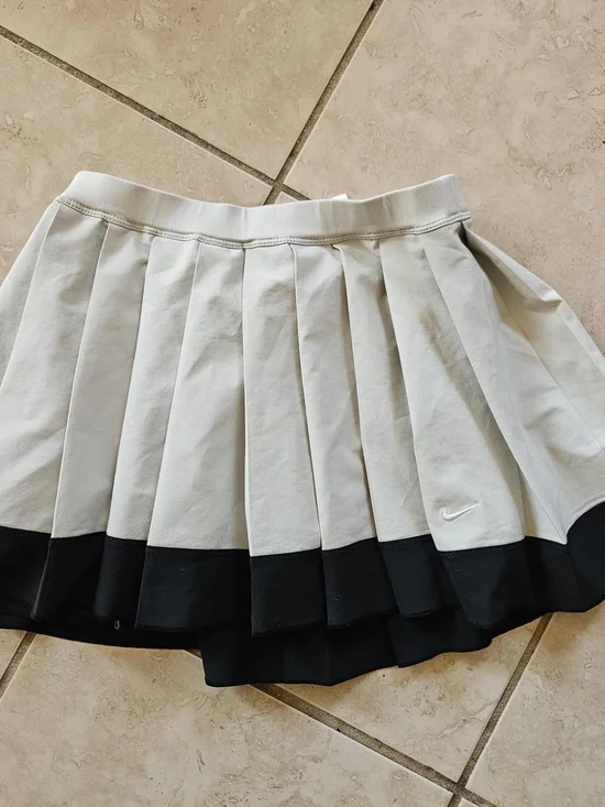 Nike Women’s Mint and Black Pleated Tennis Skirt