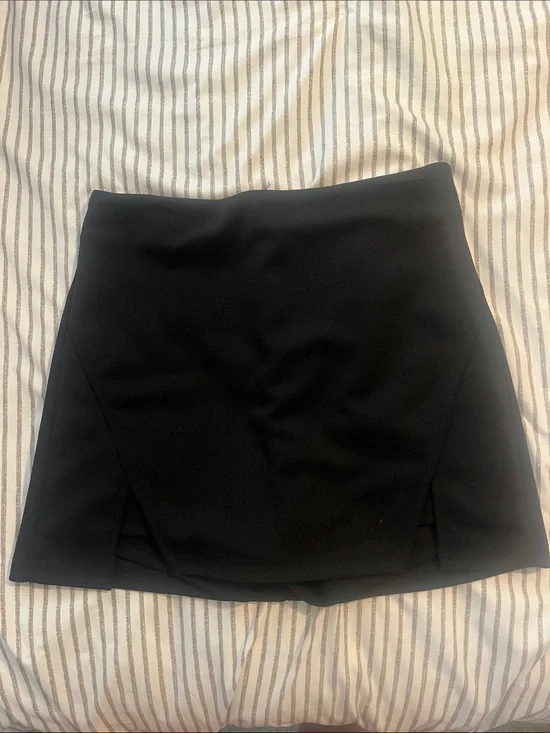 black mini skort