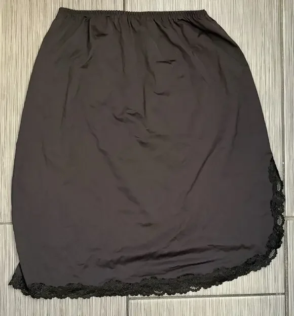 Jones New York Slip Skirt Women’s Size Small Black W/Lace Trim Whimsigoth