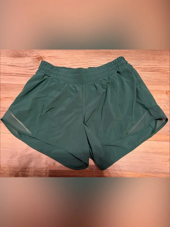 Lululemon Hotty Hot, high rise 4”, size 10  Forest Green