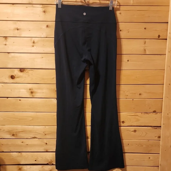 Womens Lululemon Groove Flare Leggings Size 8 NWOT Inseam 28in
