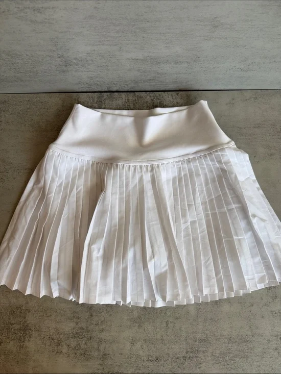 ALO White Pleated Women's Skirt - Classic Tennis Style