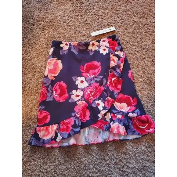 Aqua Floral Skirt Size‎ Small NWT