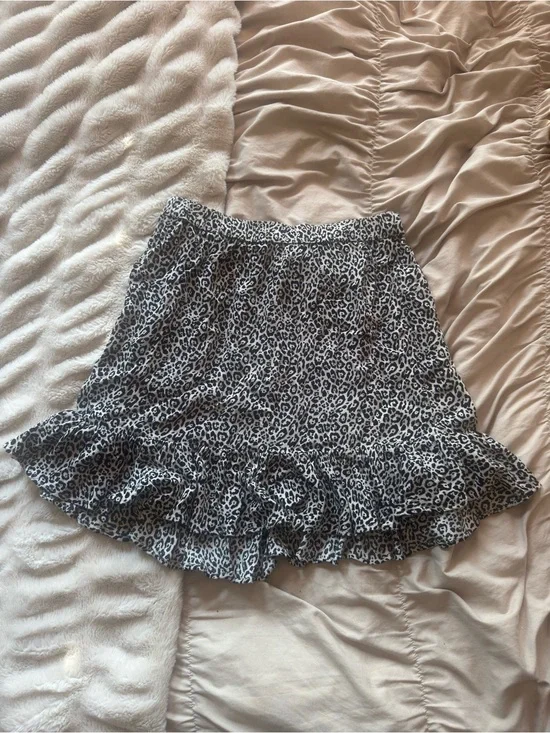 American Eagle Outfitters Black & White Leopard Ruffle Mini Skirt