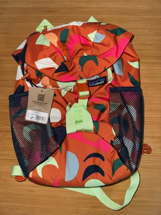 NWT Patagonia Refugito kid backpack 12L