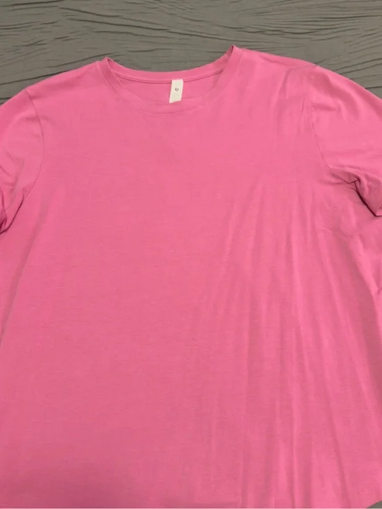 lululemon athletica Women's Crew Neck Short Sleeve Tee - Pink