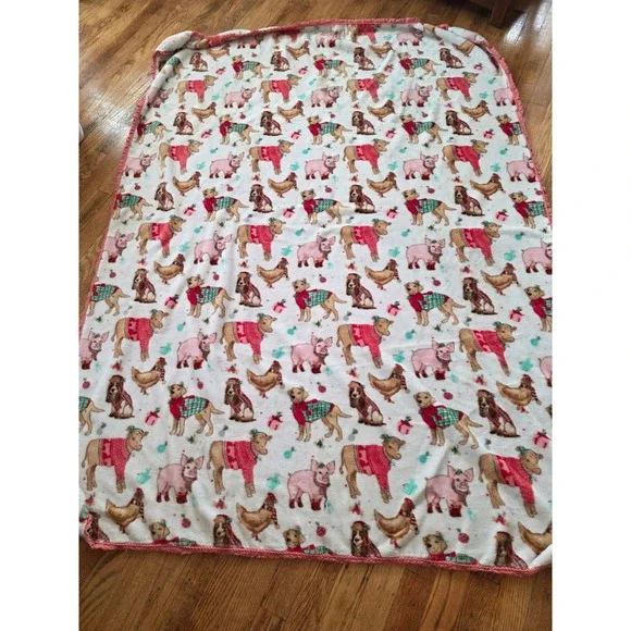 Holiday Farm Animal Fleece Throw Blanket Pink Crochet Trim Pigs Cows Dogs 50x70