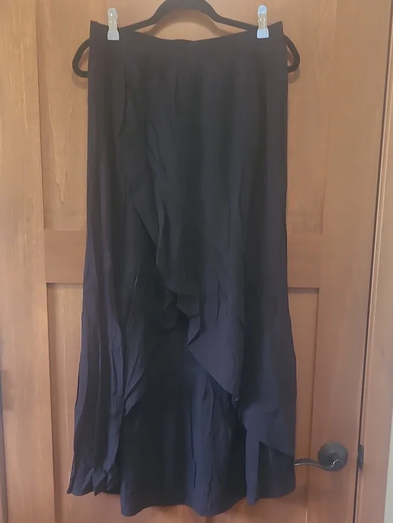 HALARA Black High-Low Ruffle Maxi Skirt