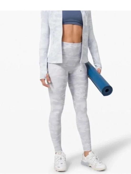 Lululemon Wunder Under High-Rise Tight in Luxtreme Camo White‎ size 6