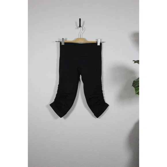 Lululemon Ruched Crop‎ Leggings Black Athleisure Women's Size 4