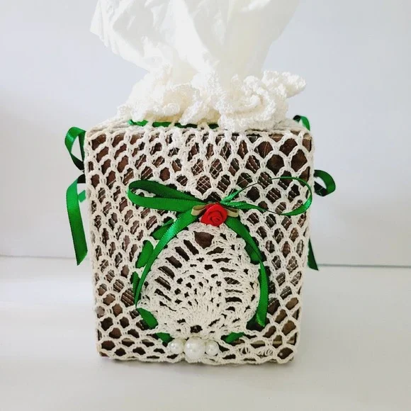 White Crochet Tissue Box Cover With Roses Green Ribbon Holiday MCM BOHO Country