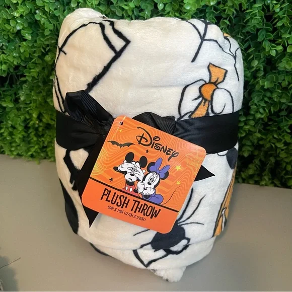 Disney Halloween Mickey and Minnie Mouse Plush Throw Blanket NWT