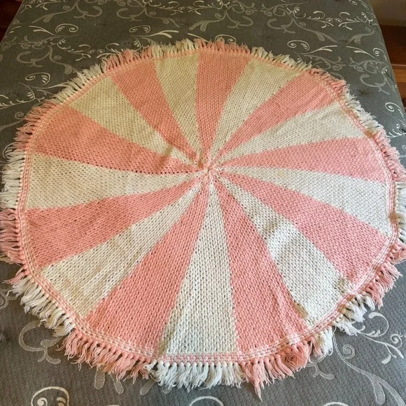 Vtg Handmade Crochet Soft Pink White Circular Pinwheel Fringe Afghan Throw 48