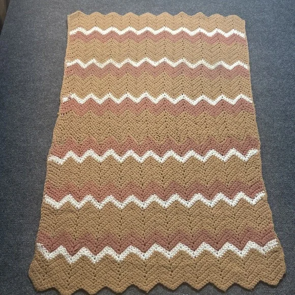 VTG Handmade Crochet Ripple Afghan Blanket Chevron Zig Zag Retro 70s Earth Tones