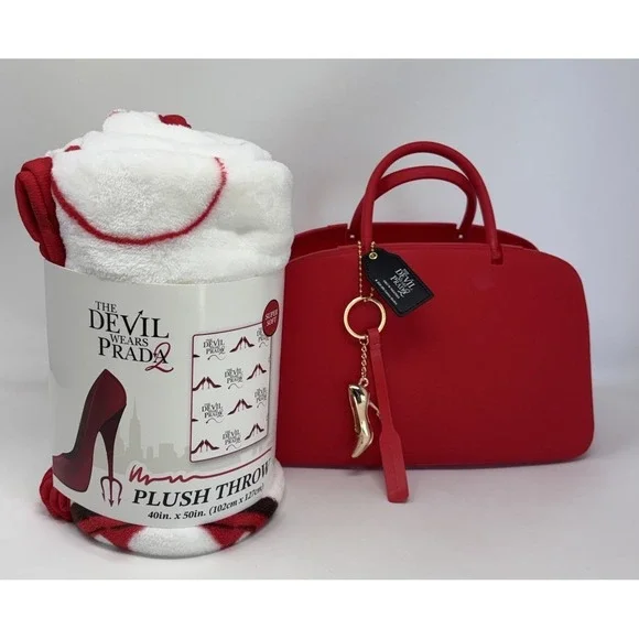 The Devil‎ Wears PRADA Popcorn Purse Bucket With Charms & Blanket Set New