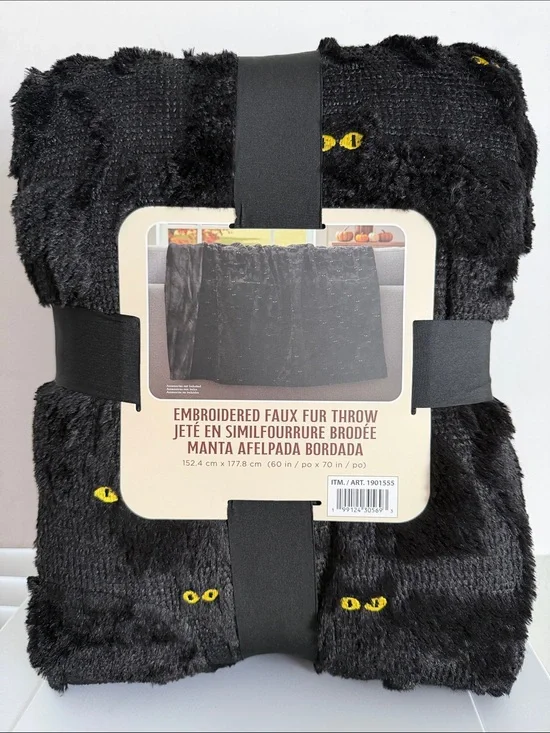 Embroidery Faux Fur Throw Black Cat with yellow Eyes Size 60”x70” New