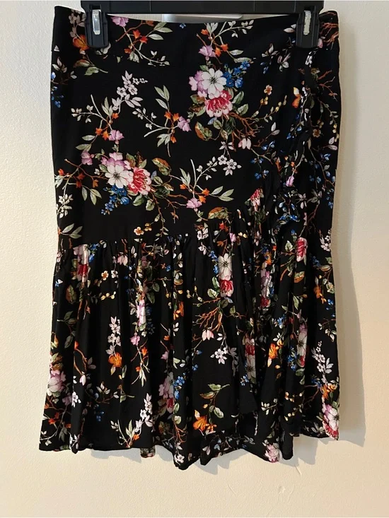 Black Floral Midi Skirt with Ruffle Hem