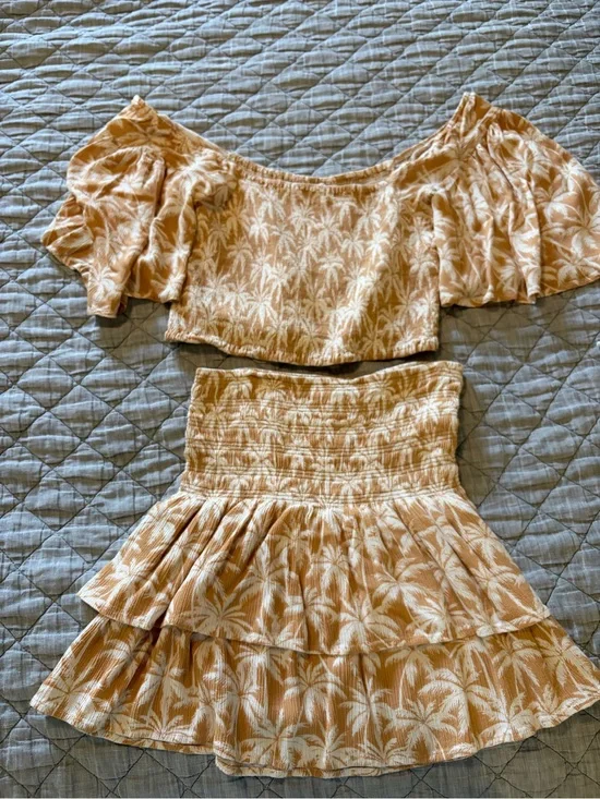 Rip Curl Two-Piece Off-Shoulder Palm Print Set in Mustard size medium