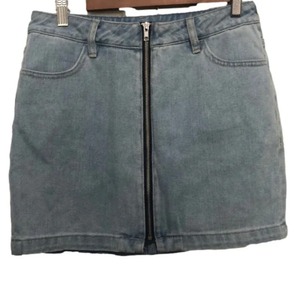 𝅺KENDALL & Kylie Women’s Denim Mini Skirt Zipper Front Size 25