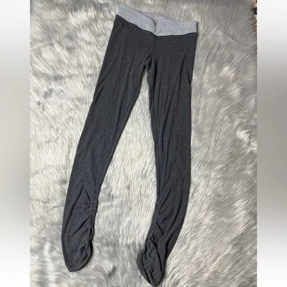 Lululemon Ribbed Gray Ruched Leggings Size 6