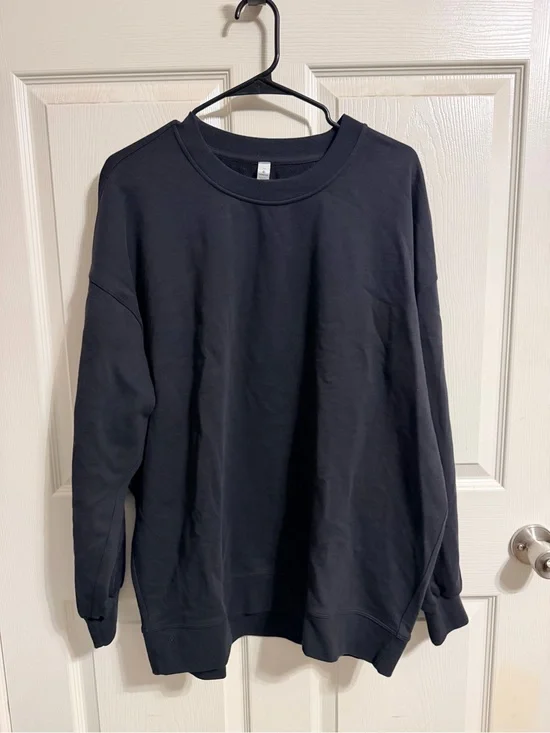 Lululemon Women’s Black Crewneck Sweatshirt