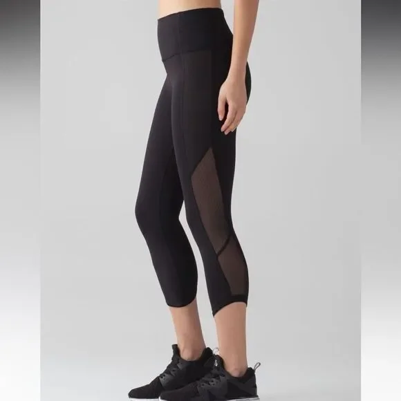 Lululemon Body Con Crop 6