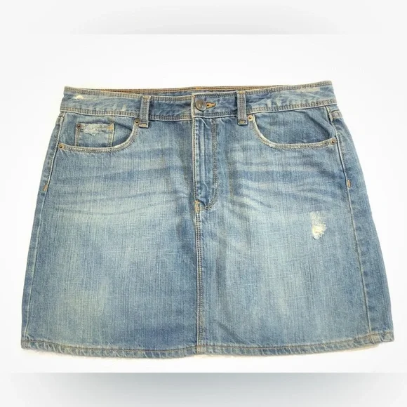 Gap Blue Denim Short Mini Skirt Medium Wash Distressed Pockets Women's Size 18