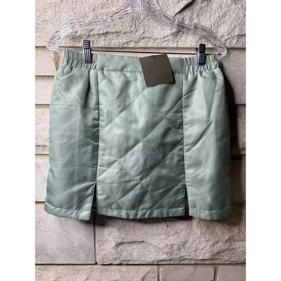 Le Lis Sage Green Quilted Nylon Puffer Mini Skirt‎ MS4545 Large NWT