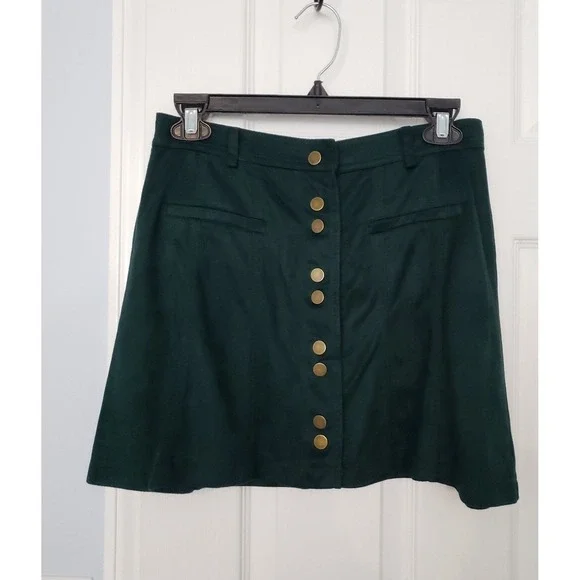 Zara Trafalue Faux Suede Mini Skirt Size Small‎ Green Snap Front.