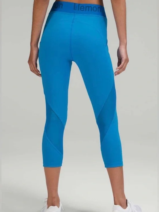 NWT Lululemon Logo Waistband High-Rise Training Crop 21