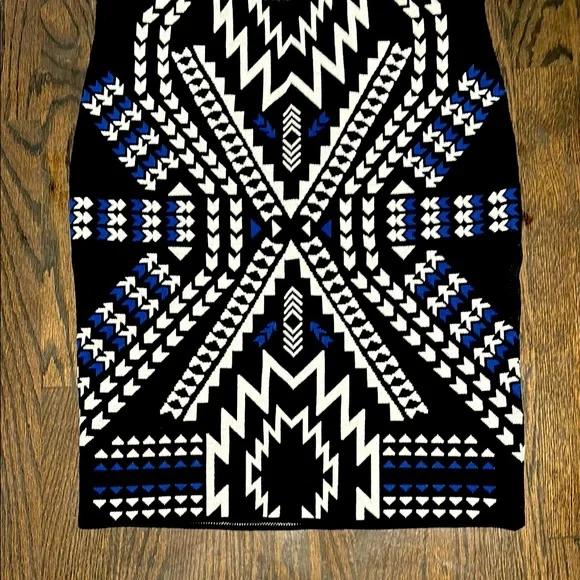 NWT Vibrant patterned blue, black and white stretchy skirt size M
