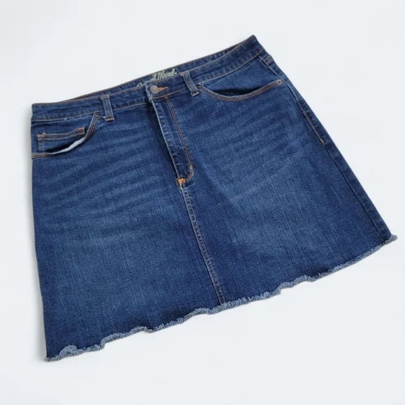 Universal Thread Denim Blue Skirt Size 14 Cut Off Jeans Frayed Hem Fringe