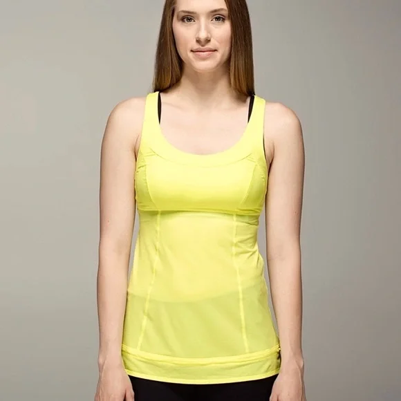Lululemon Run Ta Ta Topper in lemon size 6