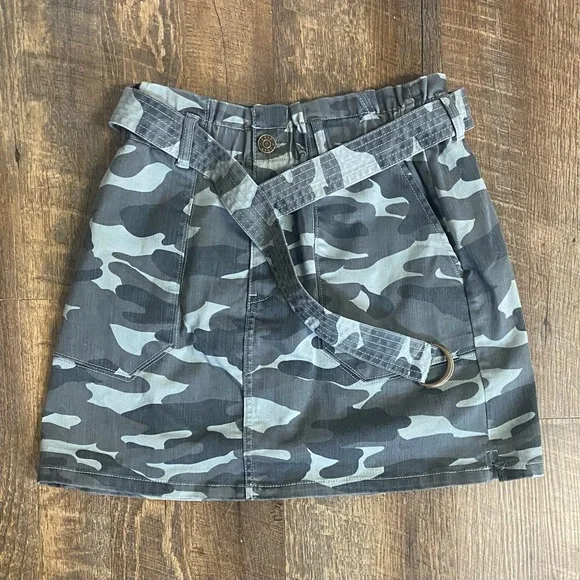 Jolt Gray Camouflage Skirt with Belt