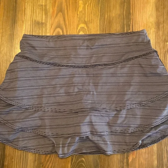 Athleta tiered skirt with built in shorts‎