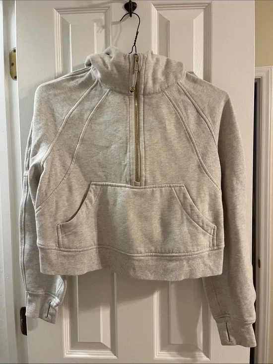 Lululemon Athletica Light Heather Grey Cropped Scuba w/ Gold Hardware