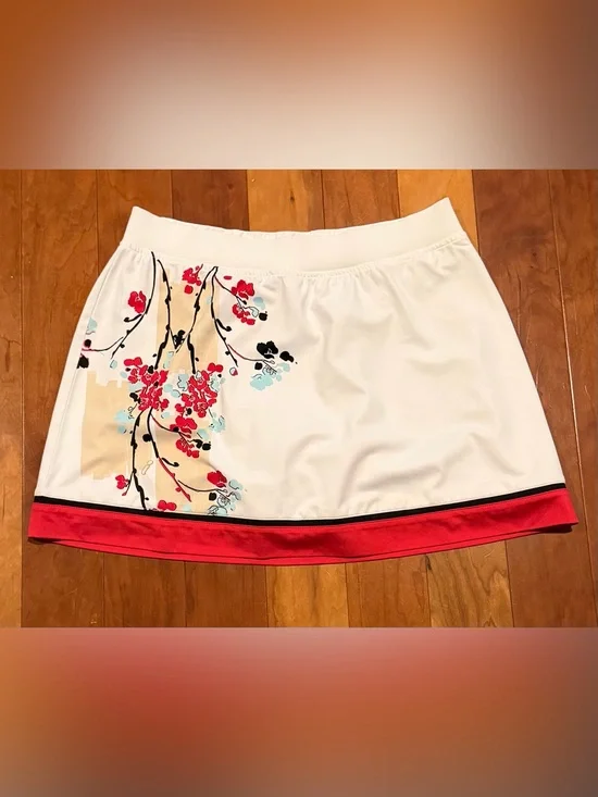 NWT TAIL Athletic Skirt Size Medium /Shorties Pickleball Errands Sporty Chic New