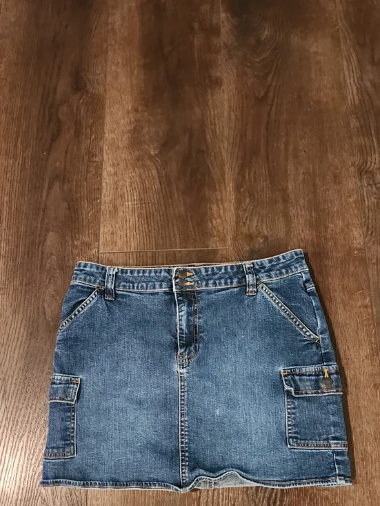 Vintage Y2K Old Navy Denim Mini Skirt Sz 8
