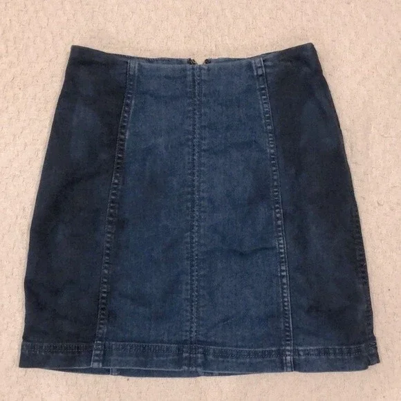 Free People Femme Mini Blue Jean Two Toned Skirt Size 2