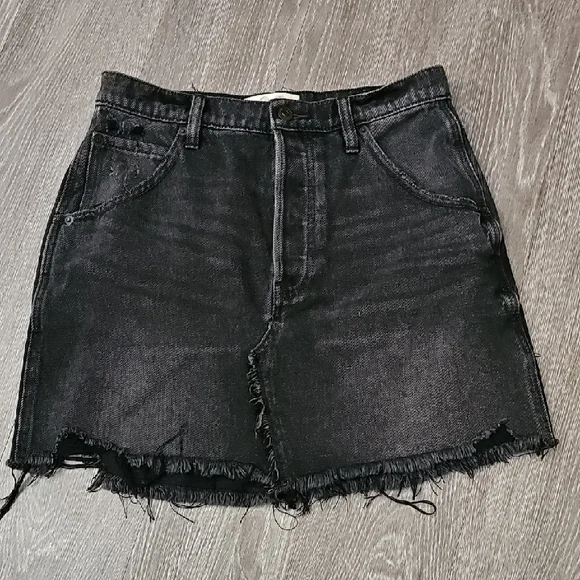 WE THE FREE Black Denim Distressed Skirt. So Cute. Sz 29 Womens!!