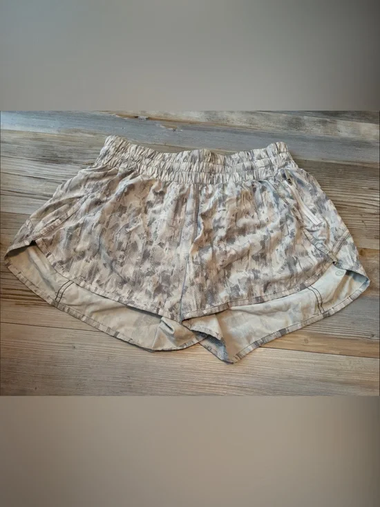 lululemon athletica Women's Beige Camo Athletic Shorts, high rise 4”