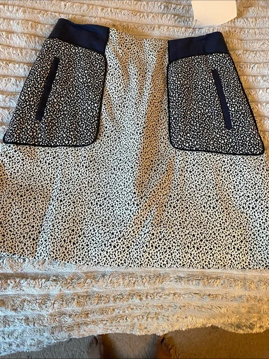 NWT, Printed A-Line Skirt with Contrast Pocket Panels - Black & White. Size 4